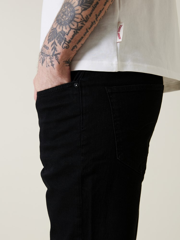 Regular blk.blk shorts 7051644645549 6_DAI_Regular blk.blk shorts DAI.jpg_