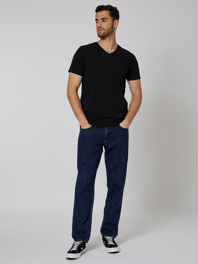 2-Pack V-Neck T-Skjorte 7204008_CAB-HENRYCHOICE-NOS-Modell-Front_chn=boys_3316_2-Pack V-Neck T-Skjorte CAB.jpg_Front||Front