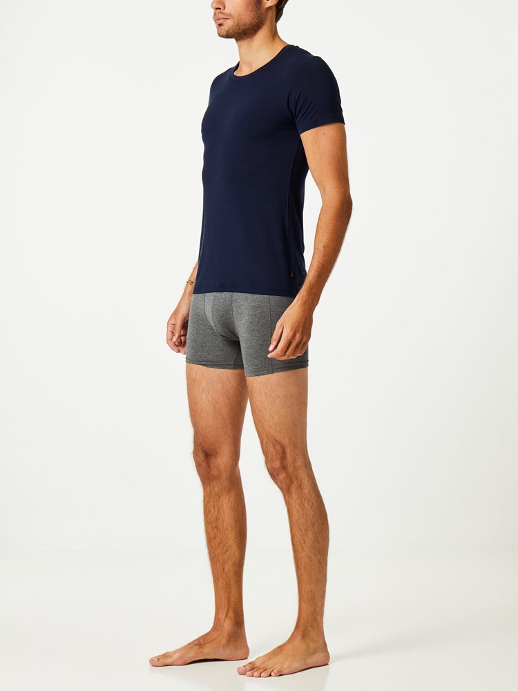 T-SKJORTE NAVY 7237604_400_Tufte_NOOS_modell-left_T-SKJORTE NAVY 400.jpg_Left||Left