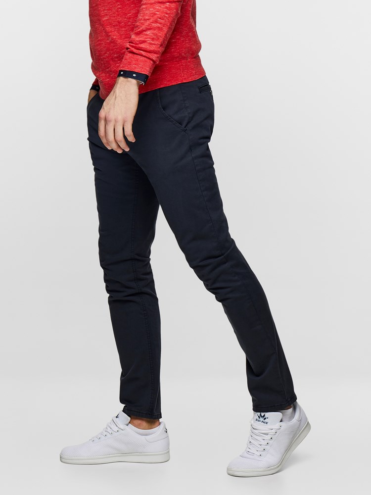 SLIM CHINO STRETCH TWILL 7237629_ENB_MadeByMonkeys_nos-modell-left_SLIM CHINO STRETCH TWILL ENB.jpg_Left||Left