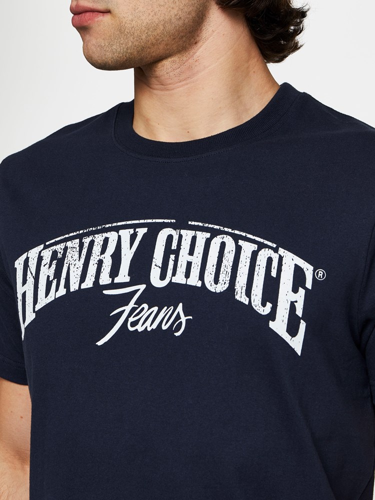 LOGO T-SKJORTE 7239616_C27_henrychoice_A19-details_LOGO T-SKJORTE C27.jpg_