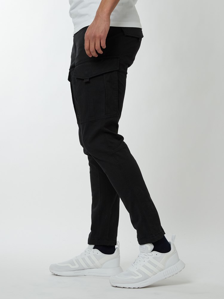 CARGO STRETCH PANT 7239656_C18-HENRYCHOICE-NOS-Modell-Left_chn=boys_6210_CARGO STRETCH PANT C18.jpg_Left||Left