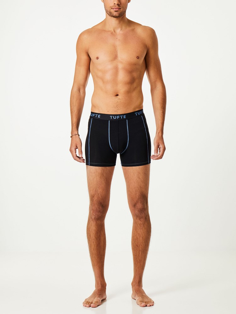 BOXER SVART 7243420_800_Tufte_A19-Modell-Front_BOXER SVART 800.jpg_