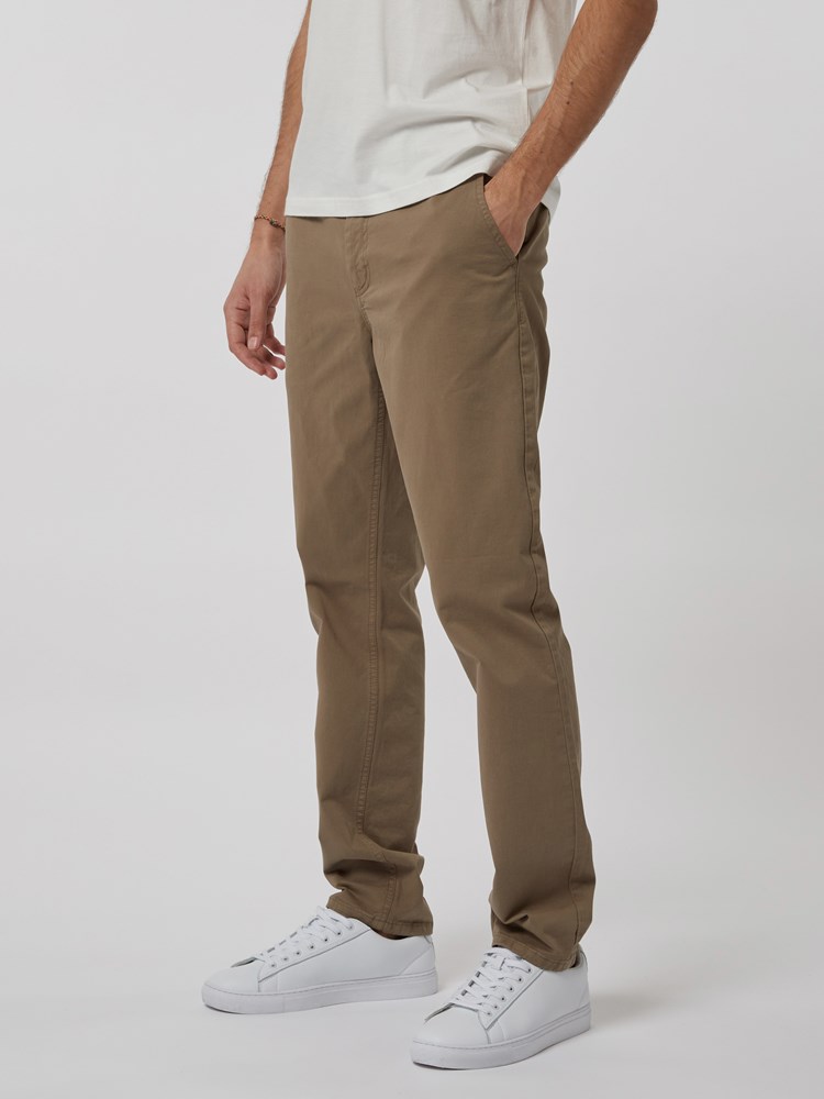 SLIM CHINO STRETCH TWILL 7244823_AGP-MRC-NOS-model-left_SLIM CHINO STRETCH TWILL AGP_SLIM CHINO STRETCH TWILL AGP 7244823.jpg_