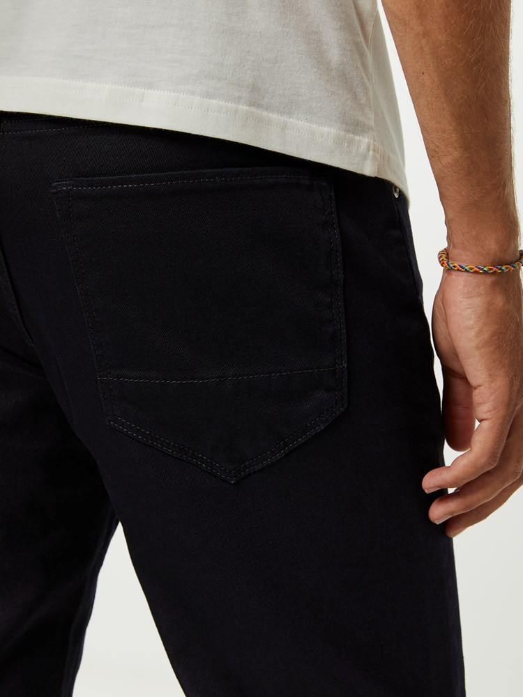 Regular Blu OD Blk Stretch Jeans 7244866_D03-HENRYCHOICE-A20-Modell-right_75586_Regular Blu OD Blk Stretch Jeans D03.jpg_Right||Right