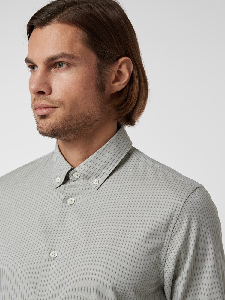 Lawrence Skjorte 7246307_GJW-HENRYCHOICE-S21-Modell-right_42401_Lawrence Skjorte GJW.jpg_Right||Right
