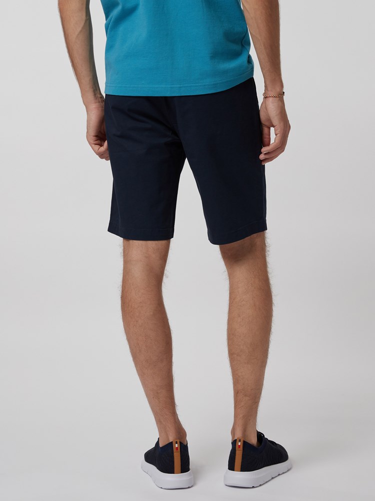 CREW CHINO SHORTS 7246677_ENM--H21-Modell-back_68536_CREW CHINO SHORTS ENM.jpg_Back||Back