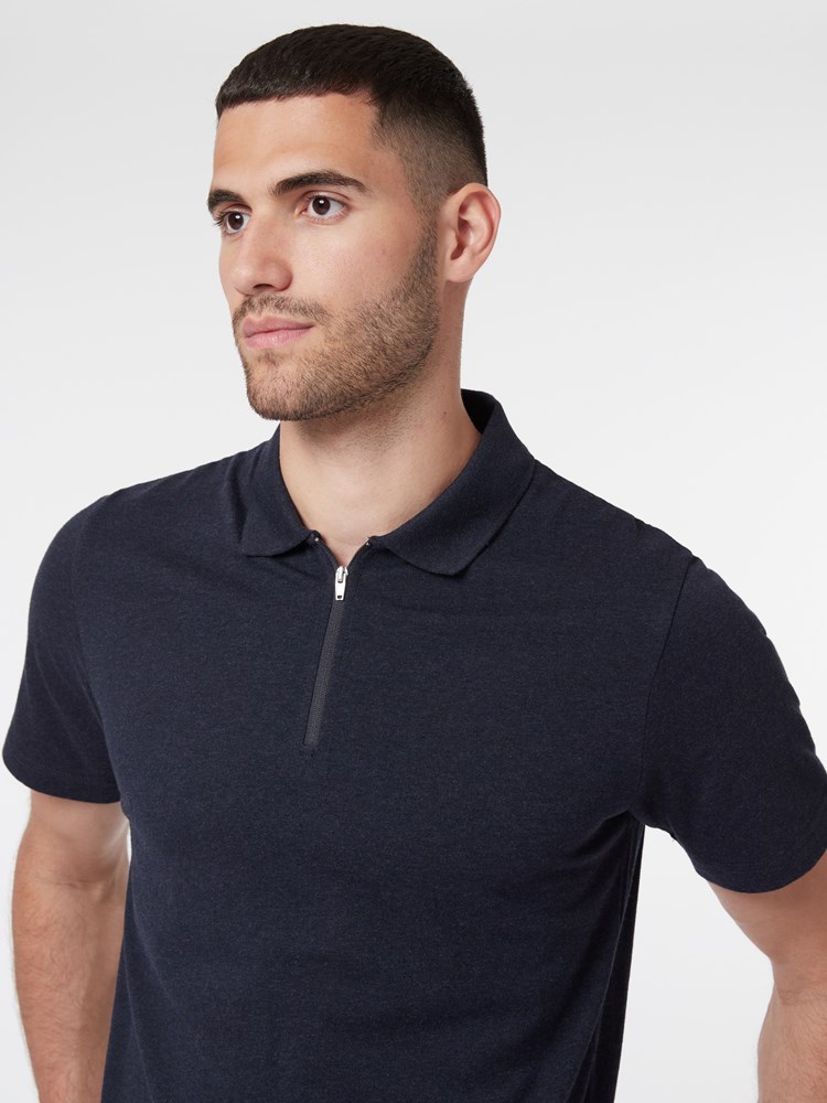 Ulrik polo t-skjorte 7247898_C27-MRCAPUCHIN-A21-details_chn=boys_43491_Ulrik polo t-skjorte C27.jpg_