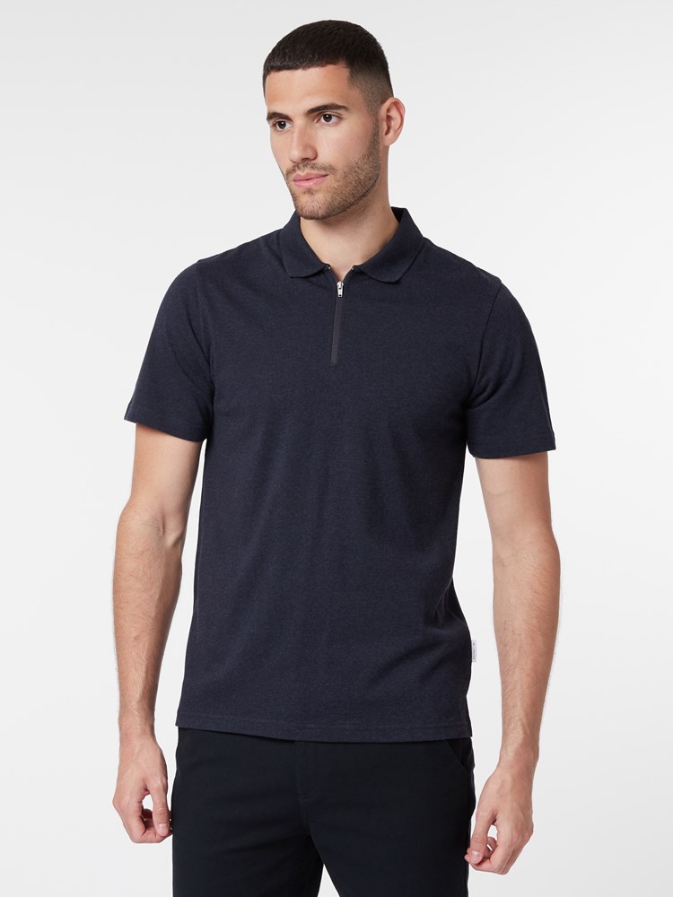 Ulrik polo t-skjorte 7247898_C27-MRCAPUCHIN-A21-Modell-Left_chn=boys_99529_Ulrik polo t-skjorte C27.jpg_Left||Left