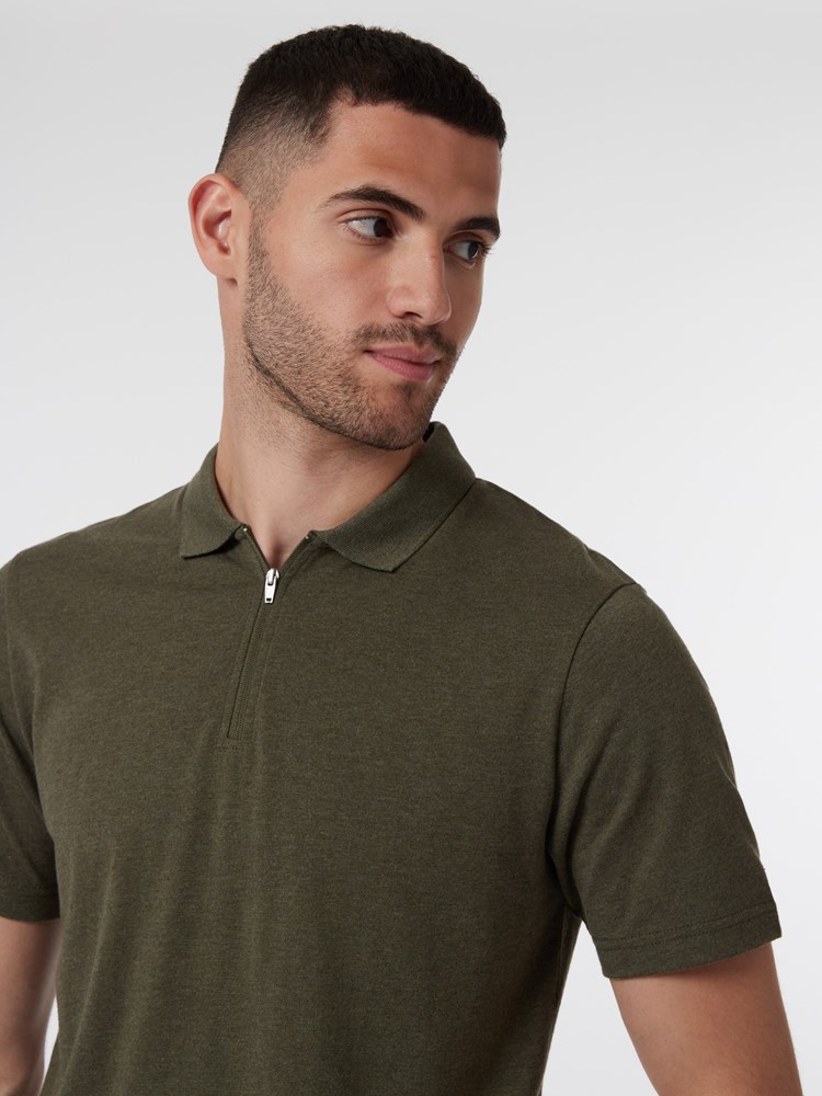 Ulrik polo t-skjorte 7247898_GOZ-MRCAPUCHIN-A21-details_chn=boys_24617_Ulrik polo t-skjorte GOZ.jpg_