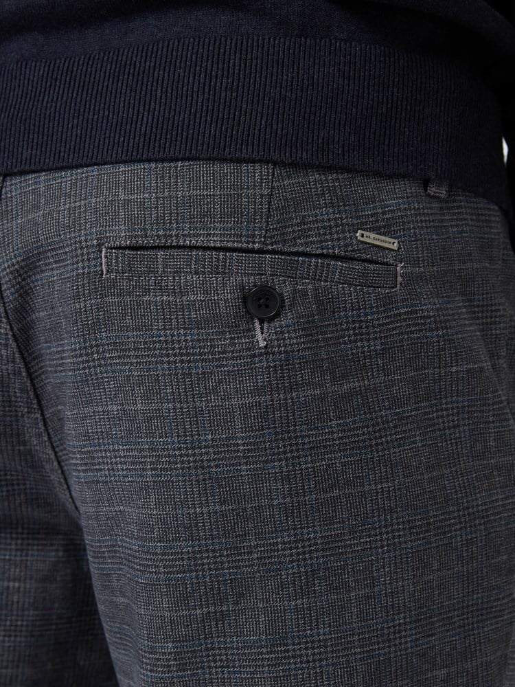 Slim Check Chino 7248236_I5V-MRCAPUCHIN-A21-details_chn=boys_32422_Slim Check Chino I5V.jpg_