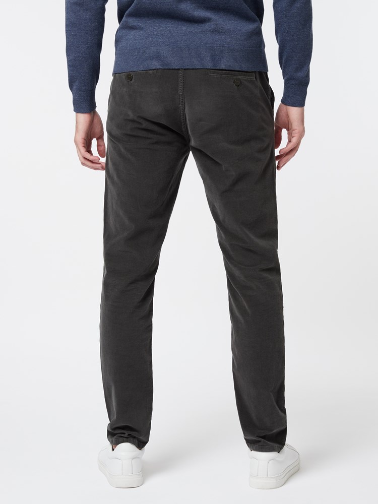 Slim Cord Chino 7248239_C19-MRCAPUCHIN-A21-Modell-Back_chn=boys_5212_Slim Cord Chino C19.jpg_Back||Back
