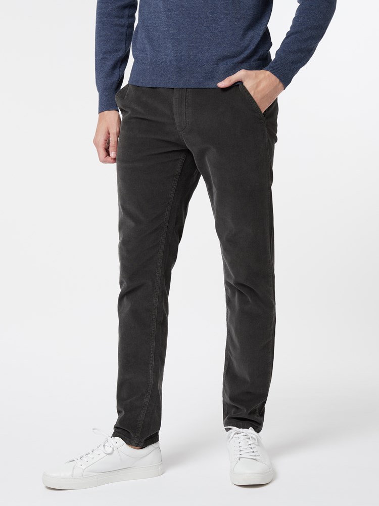 Slim Cord Chino 7248239_C19-MRCAPUCHIN-A21-Modell-Front_chn=boys_92881_Slim Cord Chino C19.jpg_Front||Front