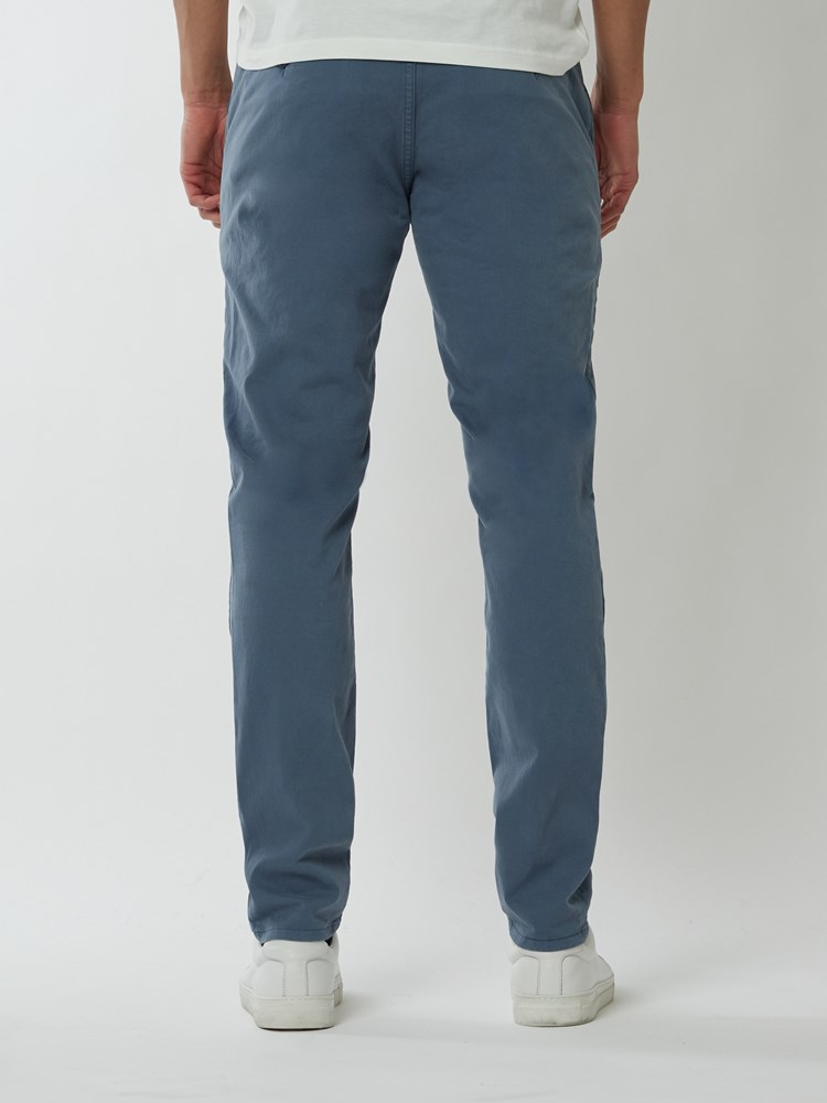 Slim chino str. twill 7249074_EPF-MRCAPUCHIN-NOS-Modell-Back_chn=boys_3404_Slim chino str. twill EPF.jpg_Back||Back