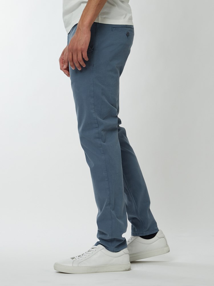 Slim chino str. twill 7249074_EPF-MRCAPUCHIN-NOS-Modell-Left_chn=boys_4793_Slim chino str. twill EPF.jpg_Left||Left