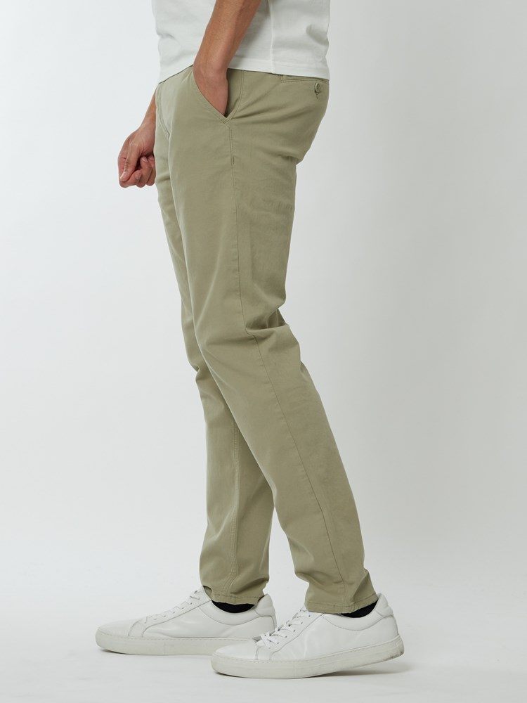 Slim chino str. twill 7249074_I4V-MRCAPUCHIN-NOS-Modell-Left_chn=boys_4925_Slim chino str. twill I4V.jpg_Left||Left