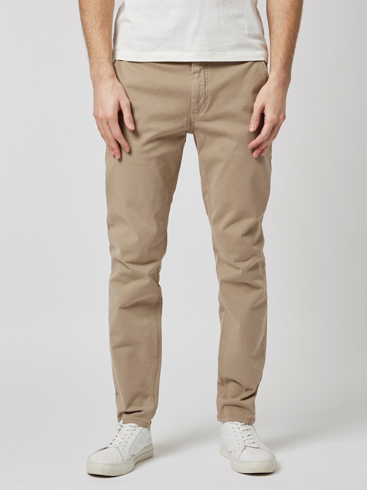 Slim chino str. twill 7249074_I6E-MRCAPUCHIN-NOS-Modell-Front_chn=boys_5071_Slim chino str. twill I6E.jpg_Front||Front