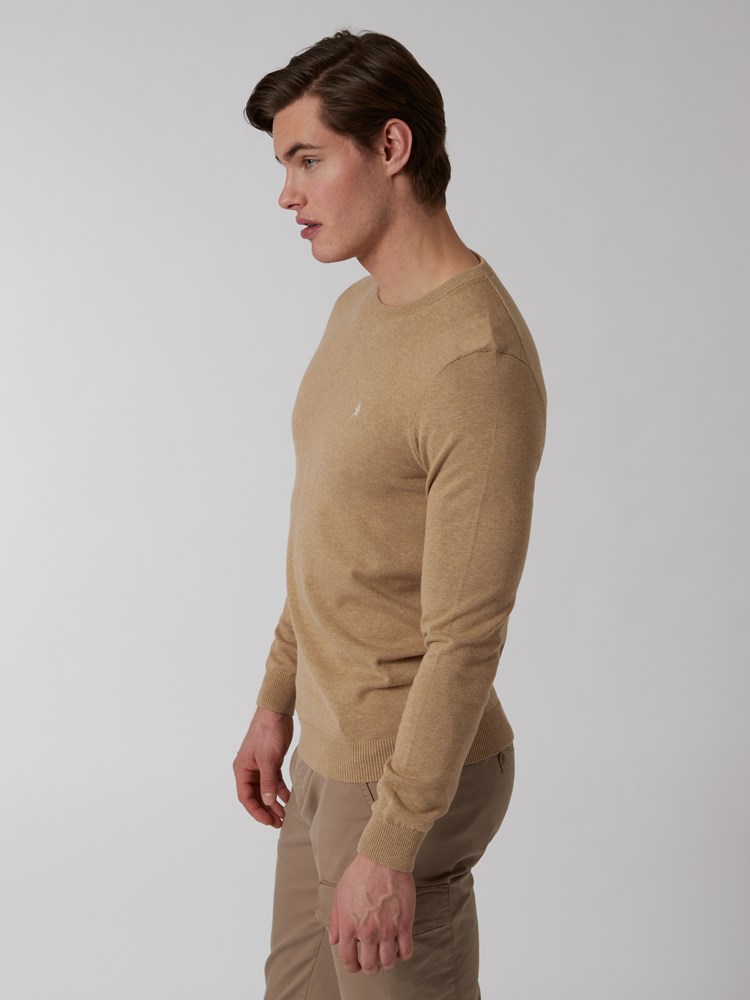 Dammers genser 7249232_AAO-MRCAPUCHIN-S22-Modell-Left_chn=boys_6997_Dammers genser AAO.jpg_Left||Left