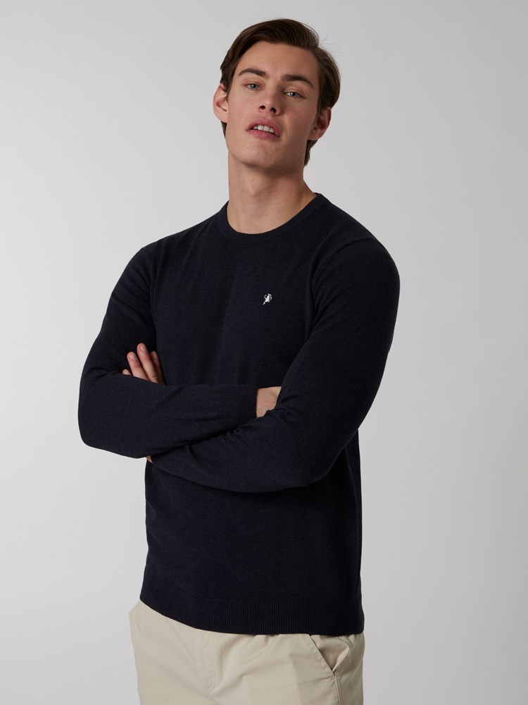 Dammers genser 7249232_C27-MRCAPUCHIN-S22-Modell-Front_chn=boys_6381_Dammers genser C27.jpg_Front||Front