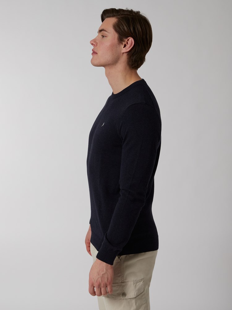 Dammers genser 7249232_C27-MRCAPUCHIN-S22-Modell-Left_chn=boys_7558_Dammers genser C27.jpg_Left||Left