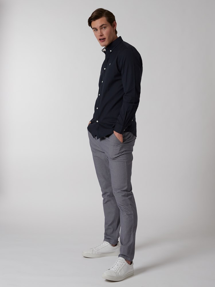 Tony oxfordskjorte 7249411_C27-MRCAPUCHIN-S22-Modell-Front_chn=boys_4836_Tony oxfordskjorte C27.jpg_Front||Front