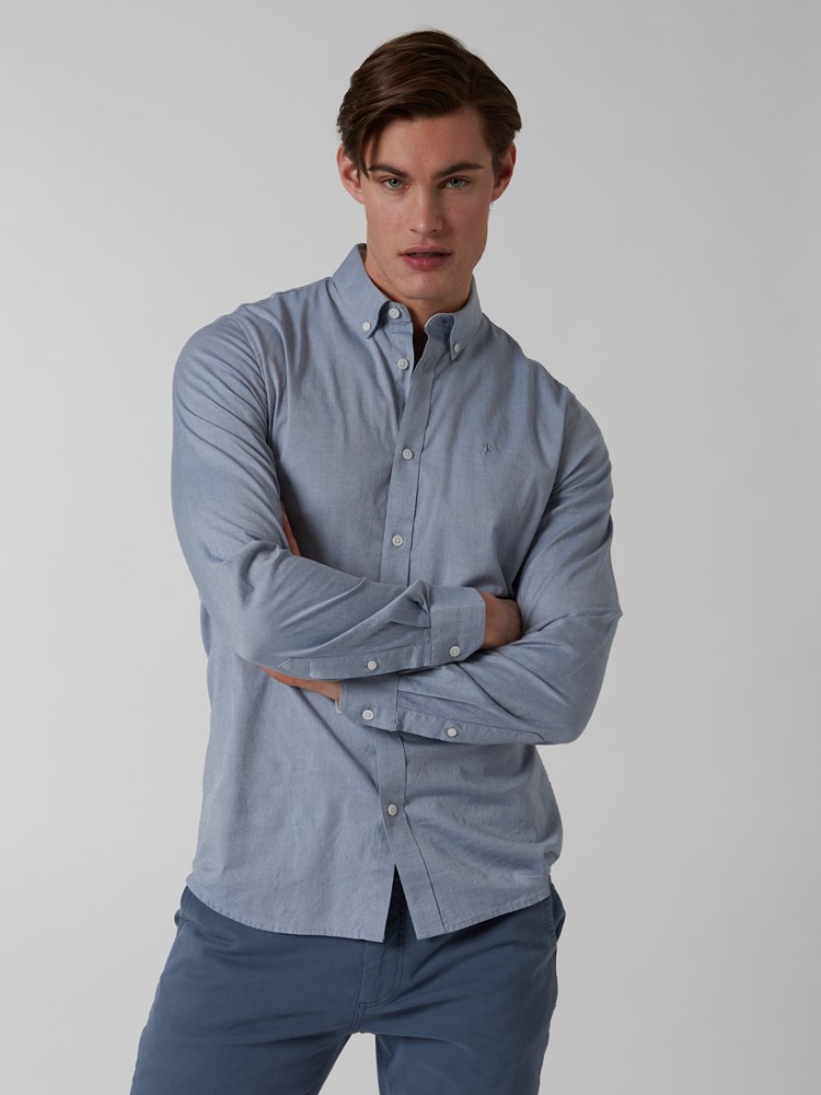 Tony oxfordskjorte 7249411_EPF-MRCAPUCHIN-S22-Modell-Front_chn=boys_6836_Tony oxfordskjorte EPF.jpg_Front||Front