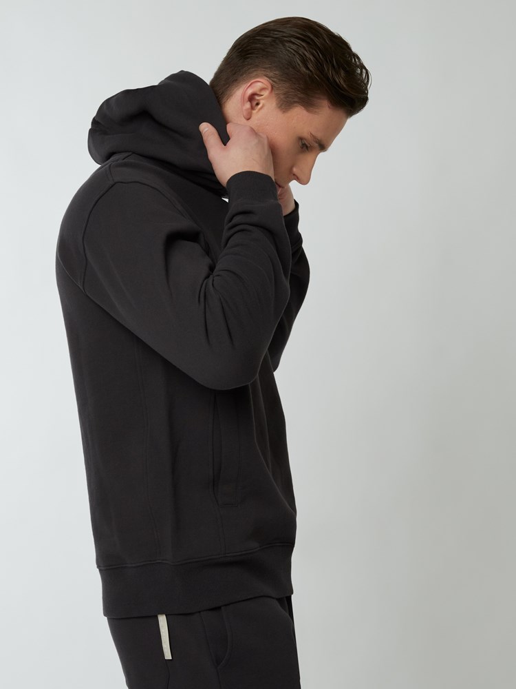 Signature hettegenser 7249521_C31-WOSNOTWOS-S22-Modell-Right_chn=boys_9385_Signature hettegenser C31.jpg_Right||Right