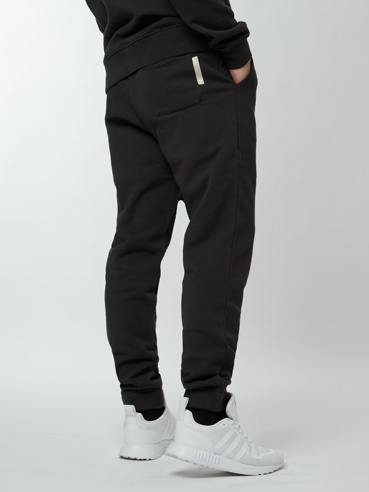 Signature joggebukse 7249522_C31-WOSNOTWOS-S22-Modell-Back_chn=boys_1728_Signature joggebukse C31.jpg_Back||Back