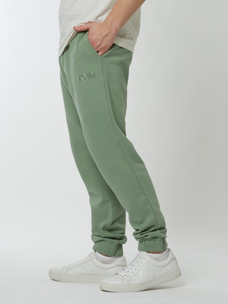 Signature joggebukse 7249522_GLW-WOSNOTWOS-S22-Modell-Left_chn=boys_9563_Signature joggebukse GLW.jpg_Left||Left