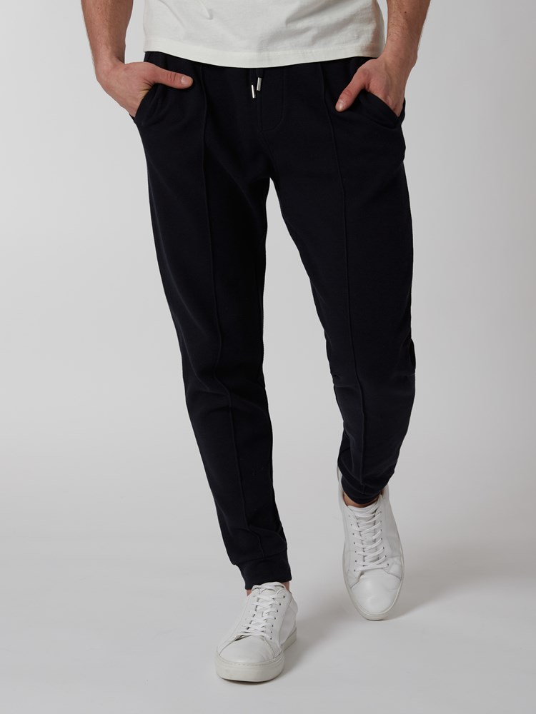 Giovanni joggebukse 7249570_C27-MRCAPUCHIN-S22-Modell-Front_chn=boys_2736_Giovanni joggebukse C27_Giovanni joggebukse C27 7249570.jpg_Front||Front