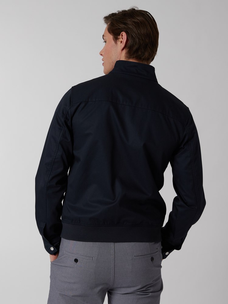 Valentino jakke 7249571_C27-MRCAPUCHIN-S22-Modell-Back_chn=boys_9084_Valentino jakke C27.jpg_Back||Back