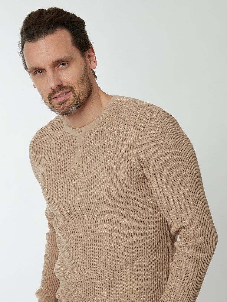 Jace genser 7249599_AQH-HENRYCHOICE-S22-details_chn=boys_33_2022-2-7_233332_Jace genser AQH.jpg_