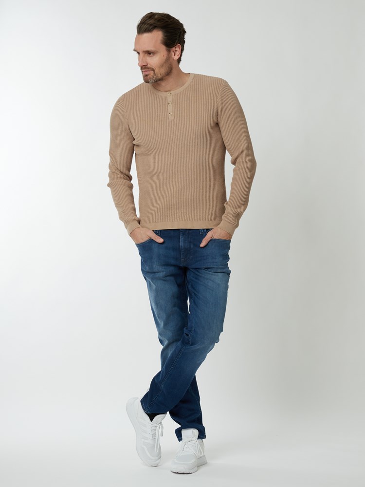 Jace genser 7249599_AQH-HENRYCHOICE-S22-Modell-Front_chn=boys_8146_2022-2-7_233334_Jace genser AQH.jpg_Front||Front