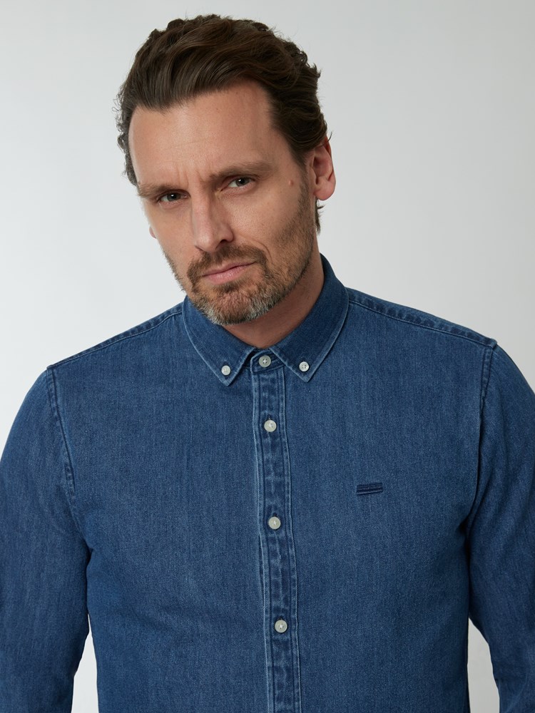 Devin denimskjorte 7249702_EHJ-HENRYCHOICE-S22-details_chn=boys_2005_Devin denimskjorte EHJ.jpg_