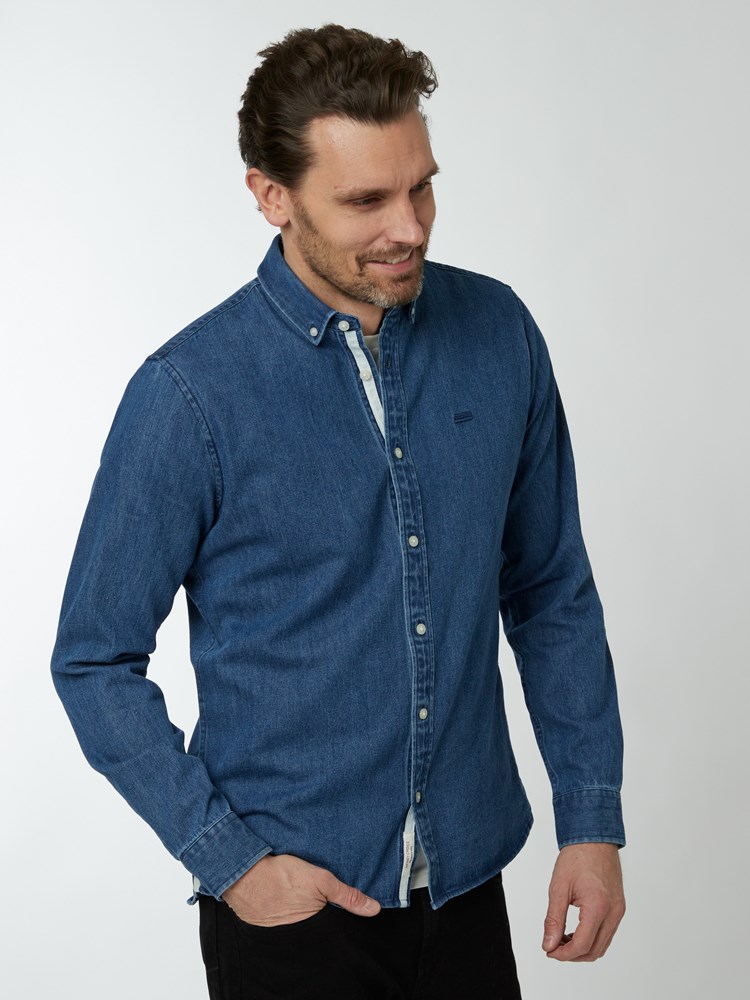 Devin denimskjorte 7249702_EHJ-HENRYCHOICE-S22-Modell-Right_chn=boys_2049_Devin denimskjorte EHJ.jpg_Right||Right