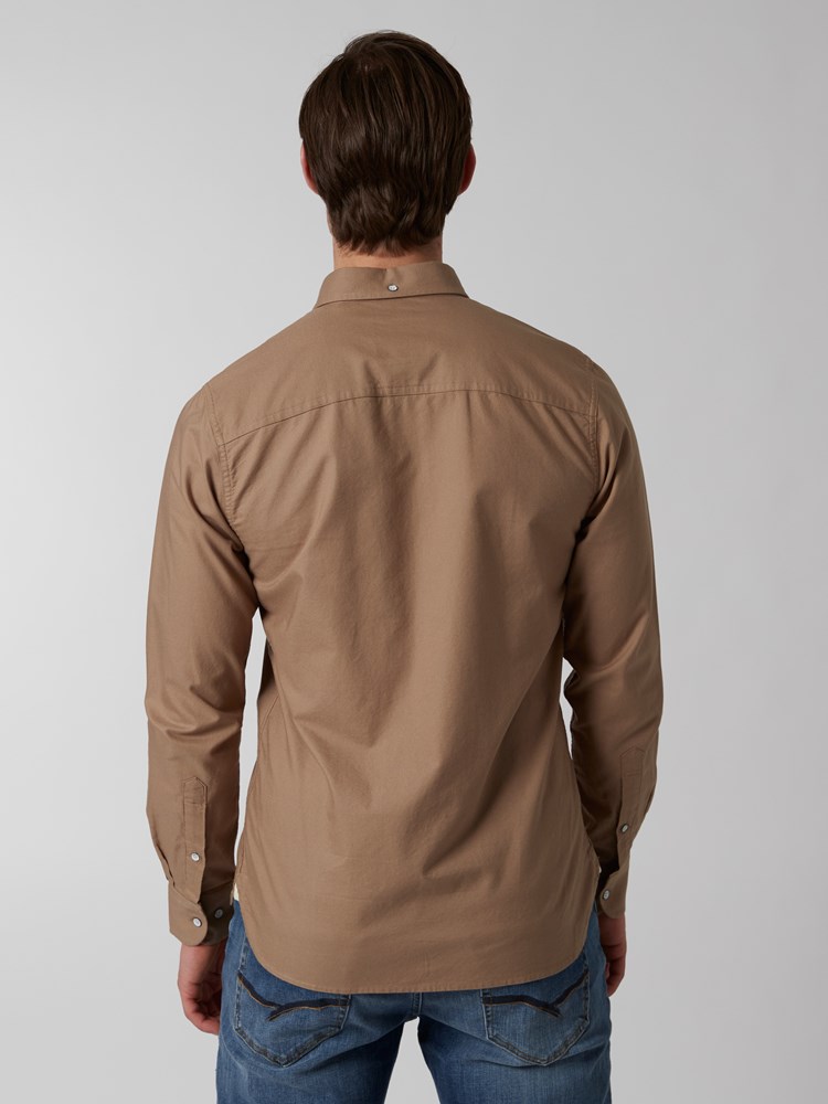 Washed oxfordskjorte 7249703_ADY-HENRYCHOICE-S22-Modell-Back_chn=boys_3067_Washed oxfordskjorte ADY 7249703.jpg_Back||Back