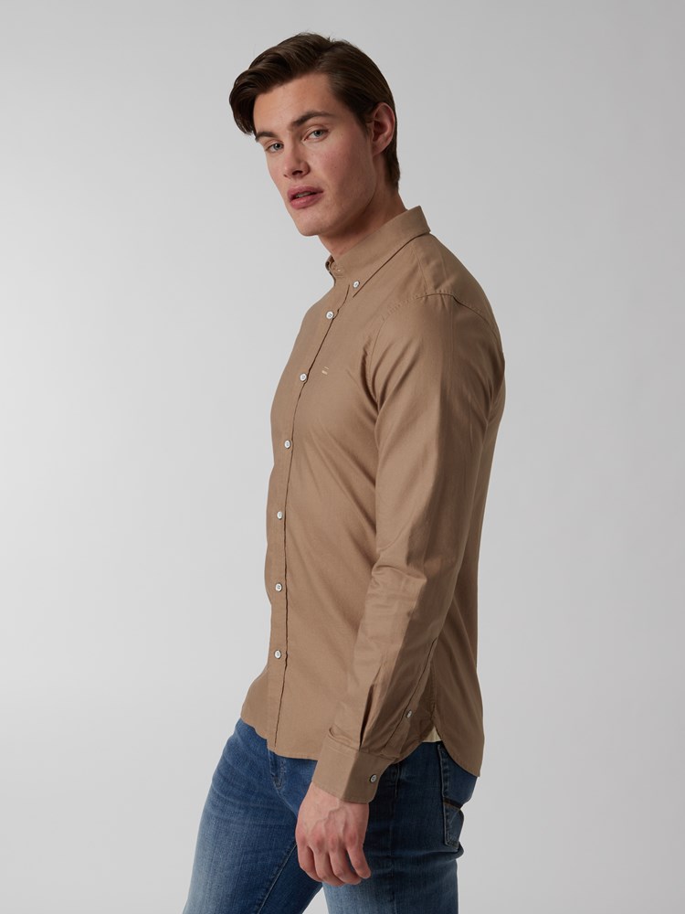Washed oxfordskjorte 7249703_ADY-HENRYCHOICE-S22-Modell-Left_chn=boys_190_Washed oxfordskjorte ADY 7249703.jpg_Left||Left