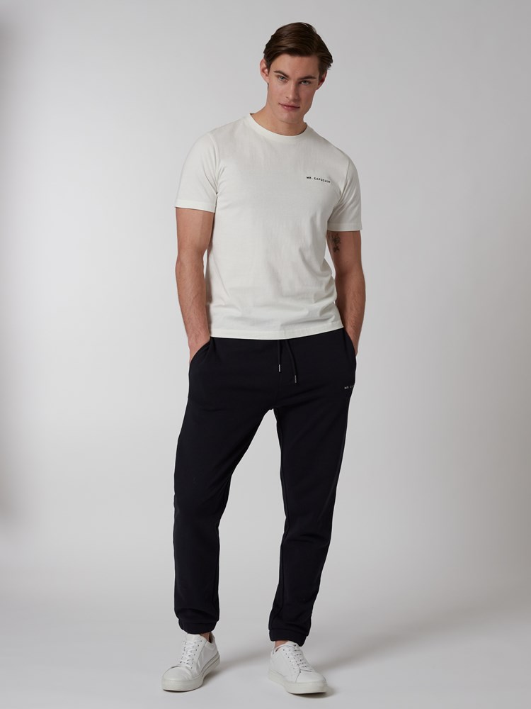 Theodore joggebukse 7249724_C27-MRCAPUCHIN-S22-Modell-Front_chn=boys_6824_Theodore joggebukse C27.jpg_Front||Front