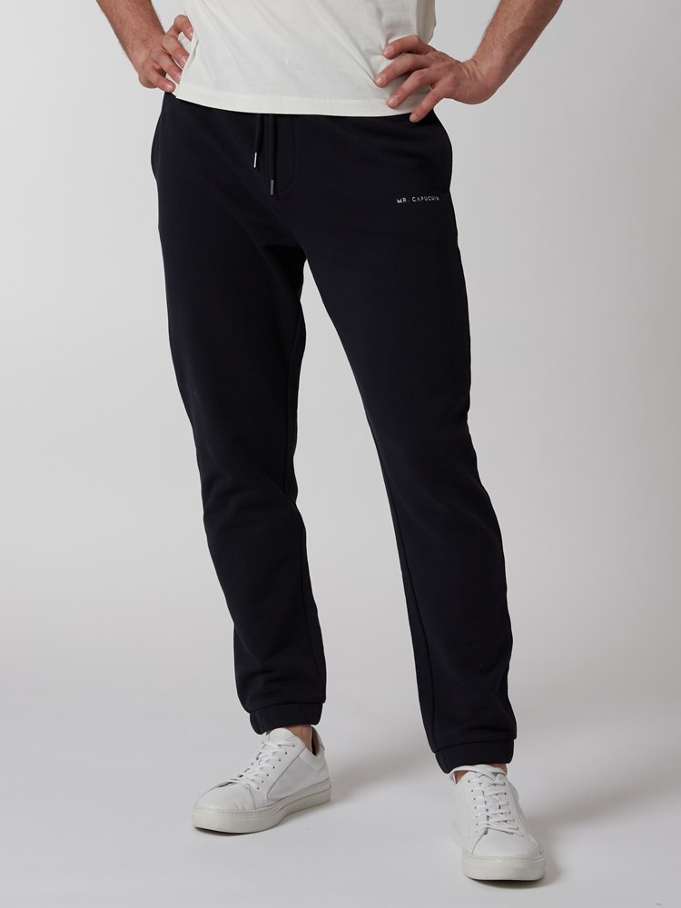 Theodore joggebukse 7249724_C27-MRCAPUCHIN-S22-Modell-Front_chn=boys_8688_Theodore joggebukse C27.jpg_Front||Front