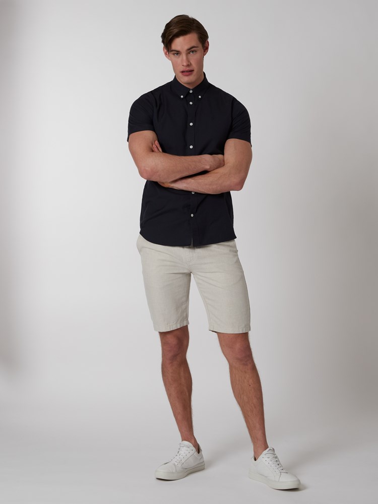 Tony kortermet oxfordskjorte 7249902_C27-MRCAPUCHIN-H22-Modell-Front_chn=boys_2705_Tony kortermet oxfordskjorte C27.jpg_Front||Front