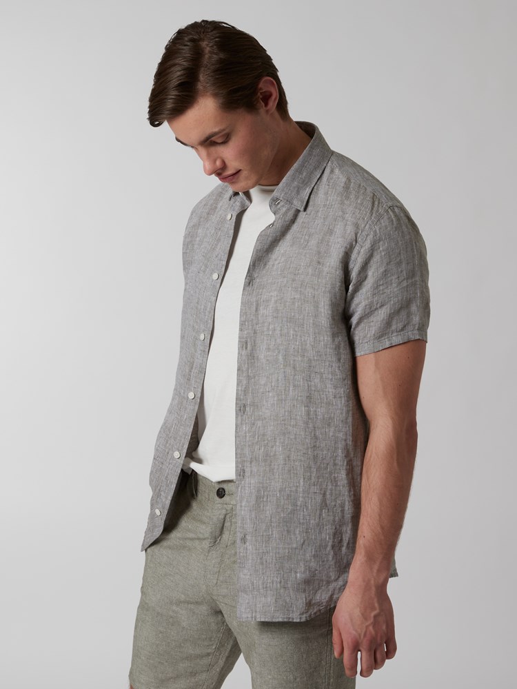 Evan linskjorte 7249903_GPB-MRCAPUCHIN-H22-Modell-Left_chn=boys_6184.jpg_Left||Left