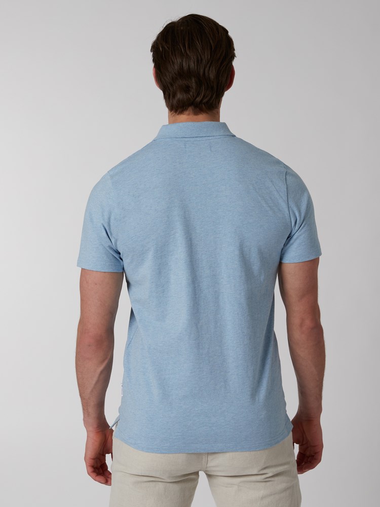 Ulrik polo t-skjorte 7249904_EOZ-MRCAPUCHIN-H22-Modell-Back_chn=boys_2853_Ulrik polo t-skjorte EOZ.jpg_Back||Back