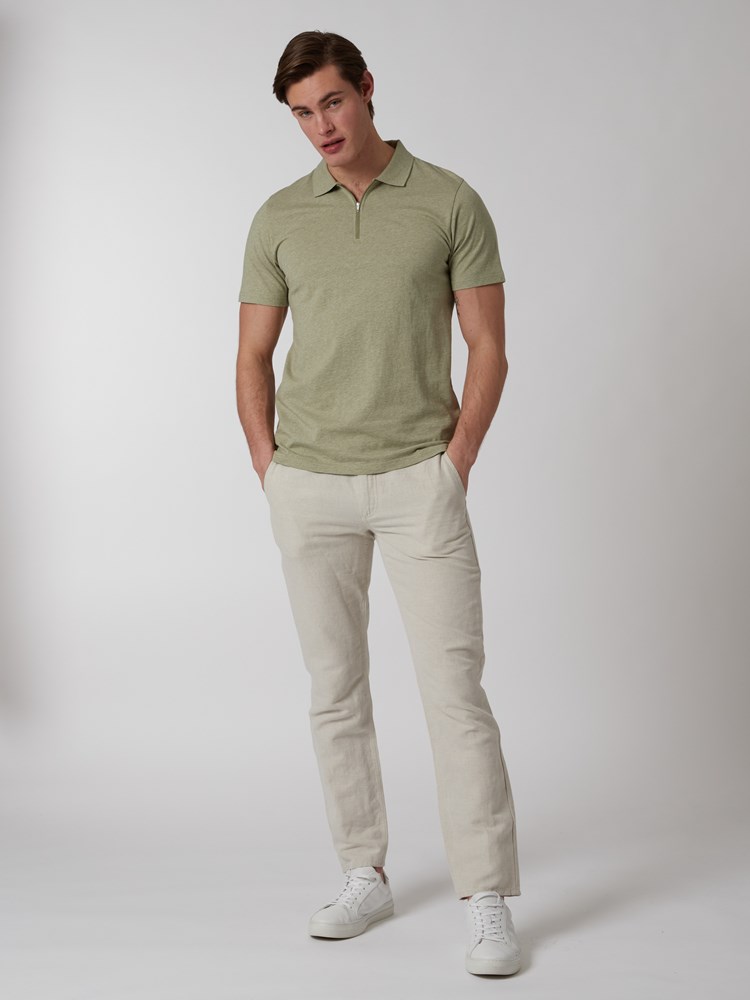 Ulrik polo t-skjorte 7249904_I4V-MRCAPUCHIN-H22-Modell-Front_chn=boys_5078_Ulrik polo t-skjorte I4V.jpg_Front||Front