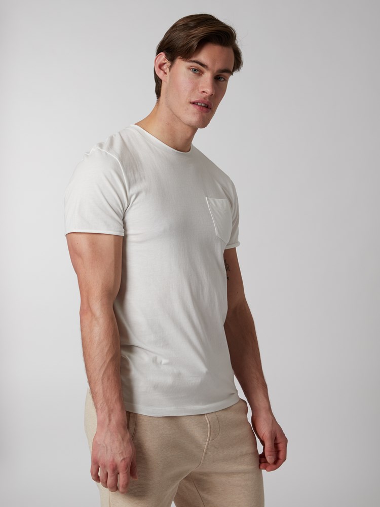 Alfredo t-skjorte 7249906_O77-MRCAPUCHIN-H22-Modell-Front_chn=boys_3373_Alfredo t-skjorte O77.jpg_Front||Front