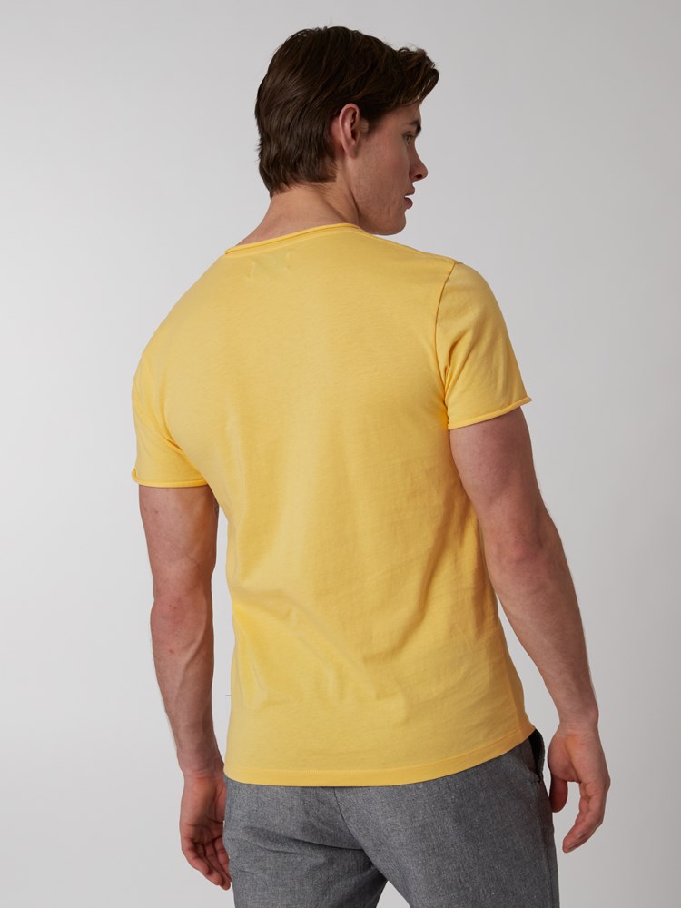 Alfredo t-skjorte 7249906_Q0G-MRCAPUCHIN-H22-Modell-Back_chn=boys_48_Alfredo t-skjorte Q0G.jpg_Back||Back