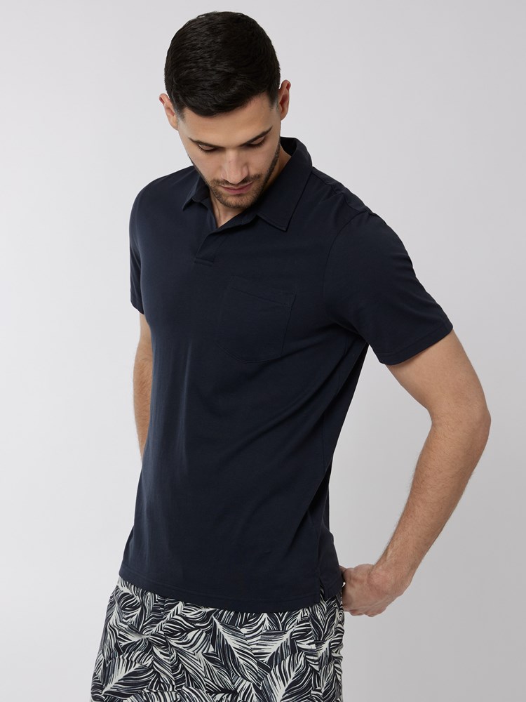 Alonzo polo t-skjorte 7249907_C27-MRCAPUCHIN-H22-Modell-Front_chn=boys_3776_Alonzo polo t-skjorte C27.jpg_Front||Front