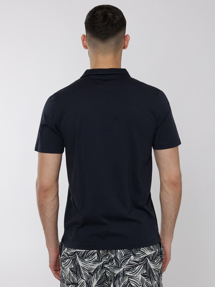 Alonzo polo t-skjorte 7249907_C27-MRCAPUCHIN-H22-Modell-Front_chn=boys_6398_Alonzo polo t-skjorte C27.jpg_Front||Front