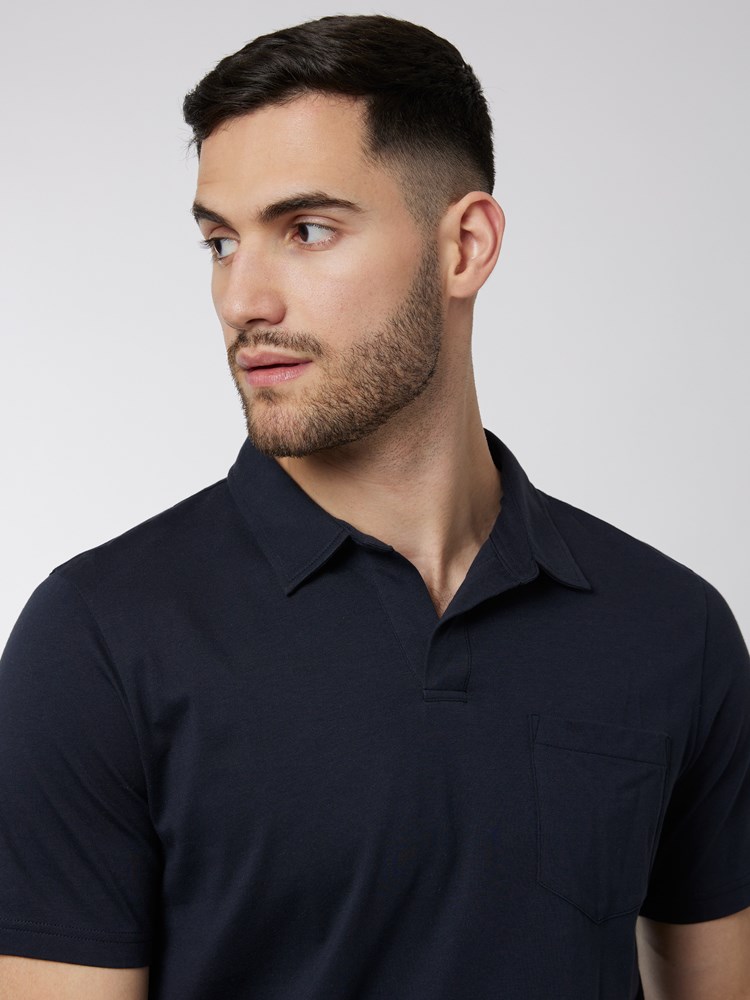 Alonzo polo t-skjorte 7249907_C27-MRCAPUCHIN-H22-Modell-Front_chn=boys_7415_Alonzo polo t-skjorte C27.jpg_Front||Front