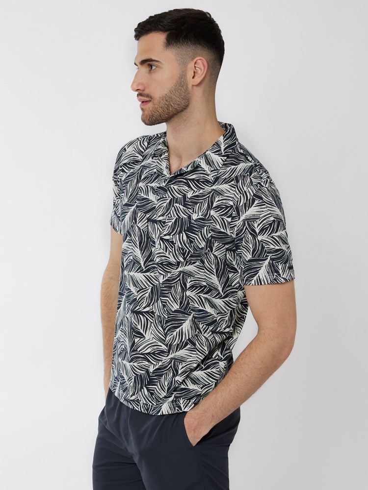 Alonzo printed polo t-skjorte 7249908_C27-MRCAPUCHIN-H22-Modell-Front_chn=boys_668_Alonzo printed polo t-skjorte C27.jpg_Front||Front