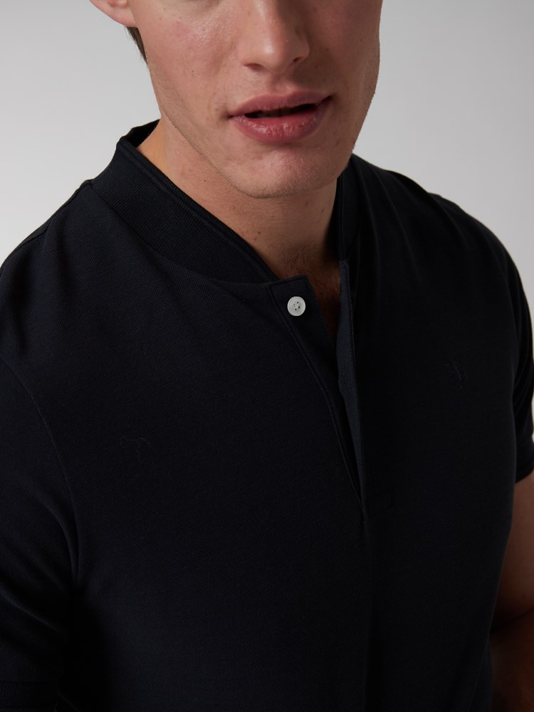 Benjamin pique 7249909_C27-MRCAPUCHIN-H22-details_chn=boys_954_Benjamin pique C27.jpg_